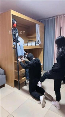 图片[13]_【尤物大大】女生寝室4主VS双奴带新人学妹入圈调_绳艺套路视频资源网