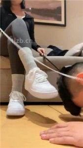 【你的美女祖宗】臣服脚下的狗_绳艺资料库