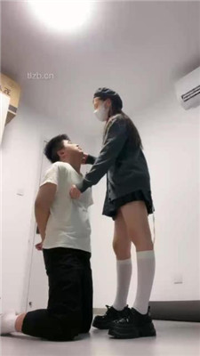 图片[11]_【樱子大人】狗舌头擦鞋器-鞋耳光/踩狗爪/全体重踩踏/鞭打_绳艺资料库视频资源下载