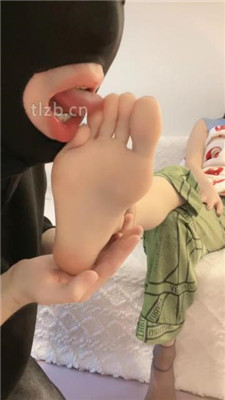 图片[8]_【苒溪】睡梦中偷舔主人的脚被教训_绳艺套路直播视频资源网