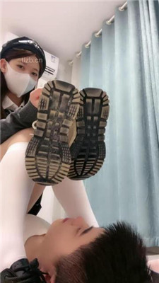 图片[3]_【樱子大人】狗舌头擦鞋器-鞋耳光/踩狗爪/全体重踩踏/鞭打_绳艺资料库视频资源下载