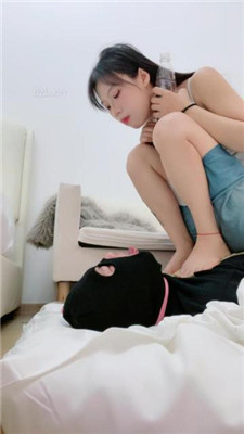 图片[19]_【心动茜茜】裸足深喉踩脚垫_绳艺资料库视频资源下载