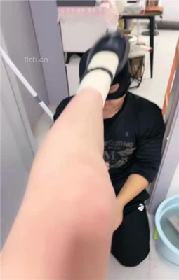图片[14]_【樱子大人】人体擦鞋器/脚底喂食/皮鞋白袜/喝圣水【完整版】_绳艺资料库视频资源下载