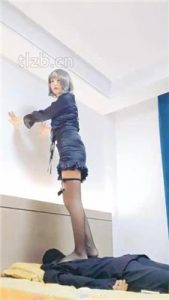 【沉鱼圣上】短靴黑丝踩脚垫/提档/虐乳/sp打手心_绳艺资料库视频资源下载