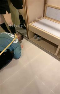 【酒鸽】双S-人体烟灰缸-长靴小白鞋踩/踩踏/骑马/闻臭白袜_绳艺资料库