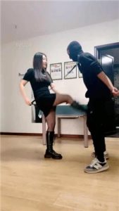 【嘉一】长靴黑丝重度提档鞭打【续集】_绳艺资料库视频资源下载