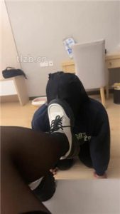【叶娘】黑丝脚深喉/跪舔脏鞋底/耳光_绳艺资料库视频资源下载