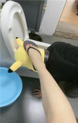 图片[13]_【漫漫】爬进来卫生巾侍奉主人_绳艺资料库视频资源下载