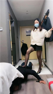 图片[14]_【小雅老师】黑丝高跟踩踏脚底喂食-喝圣水【完整版_绳艺资料库视频资源下载
