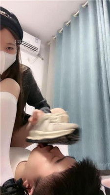 图片[2]_【樱子大人】狗舌头擦鞋器-鞋耳光/踩狗爪/全体重踩踏/鞭打_绳艺资料库视频资源下载