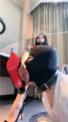 图片[17]_【琪琪大人】桌下伺候-酸臭味的马卡龙口水喂食-腿绞窒息_绳艺资料库视频资源下载