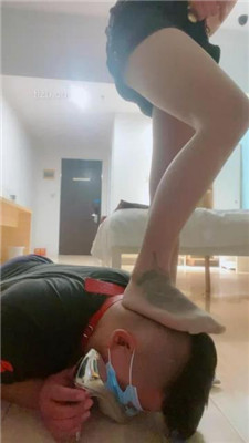 图片[14]_【不知名美女】银色高跟-碾压虐乳/坐垫吸臭/浓痰【完整版】_绳艺套路直播视频资源网