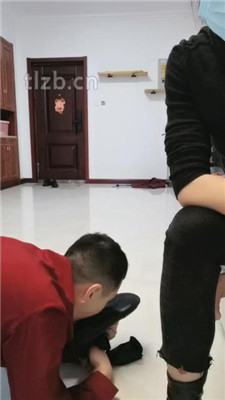 图片[12]_【凌儿女神】鞭打/舔脏鞋臭脚/玩户外舔脏鞋/关狗笼_绳艺套路直播视频资源网