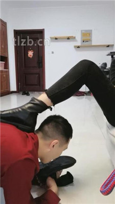 图片[11]_【凌儿女神】鞭打/舔脏鞋臭脚/玩户外舔脏鞋/关狗笼_绳艺套路直播视频资源网