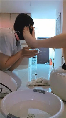 图片[11]_【小猫】舔毛拖鞋白袜/伺候沐足_绳艺套路直播视频资源网