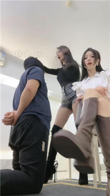 图片[7]_【萱萱】双S-长靴踩狗爪/磕头/板子抽打/胯下辱/踩踏【双视角版】_绳艺资料库视频资源下载