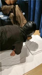 【玥野兔】短靴白棉袜踩狗脸_绳艺资料库视频资源下载