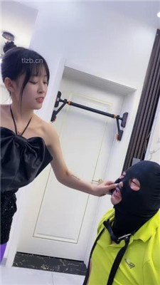 图片[6]_【麋鹿银儿】双S-紫丝袜诱惑/骑马爬行/藤条抽/踩踏/揪耳朵插嘴_绳艺资料库视频资源下载