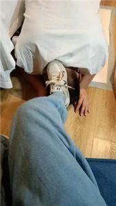 【颜可大大】运动后原味白袜恋足调/圣水泡面_绳艺资料库