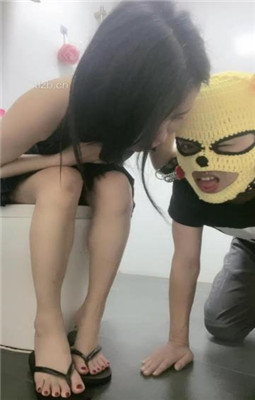 图片[4]_【漫漫】爬进来卫生巾侍奉主人_绳艺资料库视频资源下载