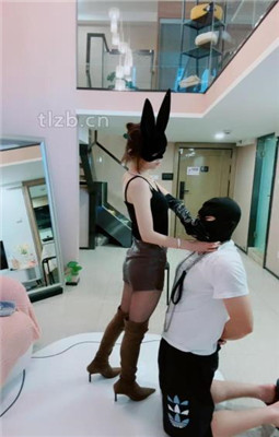 图片[14]_【陈莹斯】嘴叼高跟/人体衣架/骑马爬行/碾压踩狗爪_绳艺资料库视频资源下载