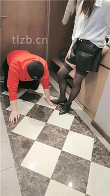 【心甜夫妻】跪镜子前羞辱/舔脏鞋/喝圣水/揪耳朵/转胯【完整版】_绳艺套路直播视频资源网