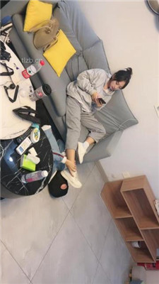 【乔妹】运动鞋白袜踩地毯狗/虐乳/鞭打_绳艺套路直播视频资源网