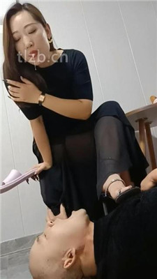 图片[4]_【冷御女王】拖鞋抽耳光-浓痰赏赐_绳艺套路直播视频资源网