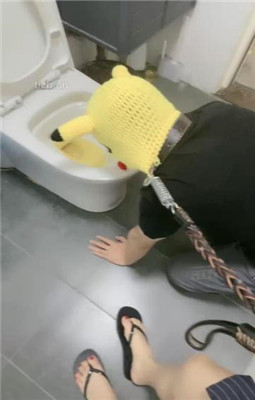 图片[12]_【漫漫】爬进来卫生巾侍奉主人_绳艺资料库视频资源下载