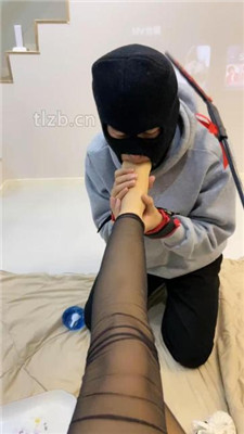 图片[9]_【可儿女王】鞋绑脸气味控制/捆绑虐打/重度踢踹_绳艺资料库视频资源下载