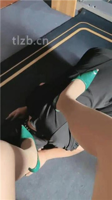 图片[17]_【东营天香百合】高跟灰丝踩狗头/狗链拴狗/嘴叼鞋/虐乳_绳艺资料库视频资源下载