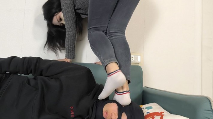 图片[4]_【女神学院·稚主kk】棉袜牛仔裤调教_绳艺资料库视频资源下载