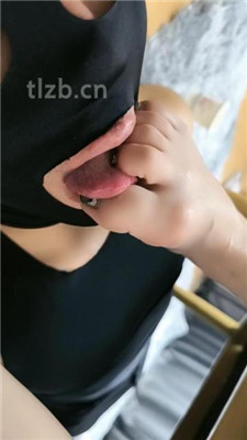 图片[11]_【诗琪】桌底视角-裸足虐脚垫狗_绳艺资料库