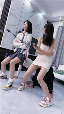 图片[8]_【麋鹿银儿】双奴VS双M-踩狗头/腿绞/转胯/鞭打/口水吐脸脚插嘴_绳艺资料库视频资源下载