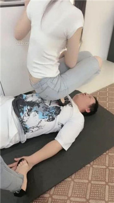 图片[8]_【冰夏女王】双S-高跟全体重踩地毯【双视角版】_绳艺套路直播视频资源网