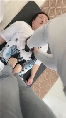 图片[2]_【冰夏女王】双S-高跟全体重踩地毯【双视角版】_绳艺套路直播视频资源网