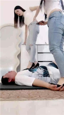图片[14]_【冰夏女王】双S-高跟全体重踩地毯【双视角版】_绳艺套路直播视频资源网