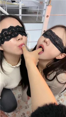 图片[3]_【橙宝】双母畜伺候-裸足插嘴踩脸【完整版】_绳艺资料库视频资源下载