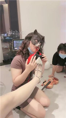 图片[5]_【时安】劲爆群调-男女奴跪拜/踩狗爪/鞭打舔脏鞋/一桶圣水_绳艺资料库视频资源下载