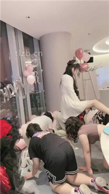 图片[12]_【时安】劲爆群调-男女奴跪拜/踩狗爪/鞭打舔脏鞋/一桶圣水_绳艺资料库视频资源下载