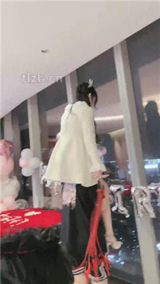 图片[13]_【时安】劲爆群调-男女奴跪拜/踩狗爪/鞭打舔脏鞋/一桶圣水_绳艺资料库视频资源下载