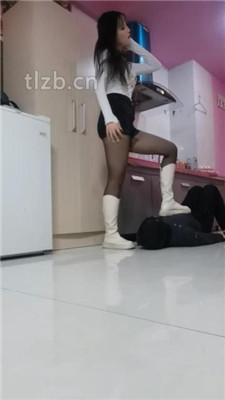 图片[4]_【文文文文】素人小姐姐-长靴全体重踩踏/黑丝脚捂脸/脚底喂食_绳艺资料库视频资源下载