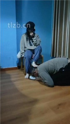 图片[9]_【最抗揍M】素人学生主-强制闻鞋-踢踹-数据线鞭打_绳艺资料库视频资源下载