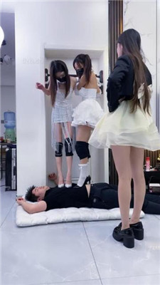 图片[18]_【麋鹿银儿】奴下奴双女慕-接吻轮流浓痰吐脸/骑马/三人踩踏_绳艺资料库视频资源下载