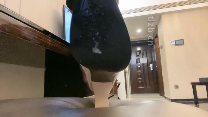 图片[15]_【zaizz】长靴黑丝蹂躏脚下奴_绳艺套路直播视频资源网
