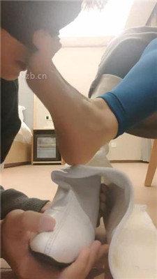 图片[2]_【广州丝主】脏长靴裸足狂舔_绳艺资料库