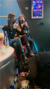 【酒鸽】双主-KTV虐-骑狗背/拽头发强制舔/坐脸窒息_绳艺资料库