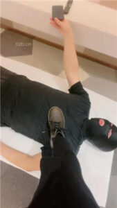 【柔儿公主】短靴踩踏/舔脏鞋底/赏赐圣水_绳艺资料库视频资源下载