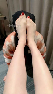 【思诺】臭脚丫捂脸/居高临下让狗舔脚_绳艺资料库