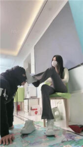 【月影儿】瑜伽裤白袜调/全体重踩踏深喉_绳艺资料库